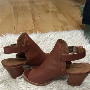 Frye Women's Tan Leather Mules